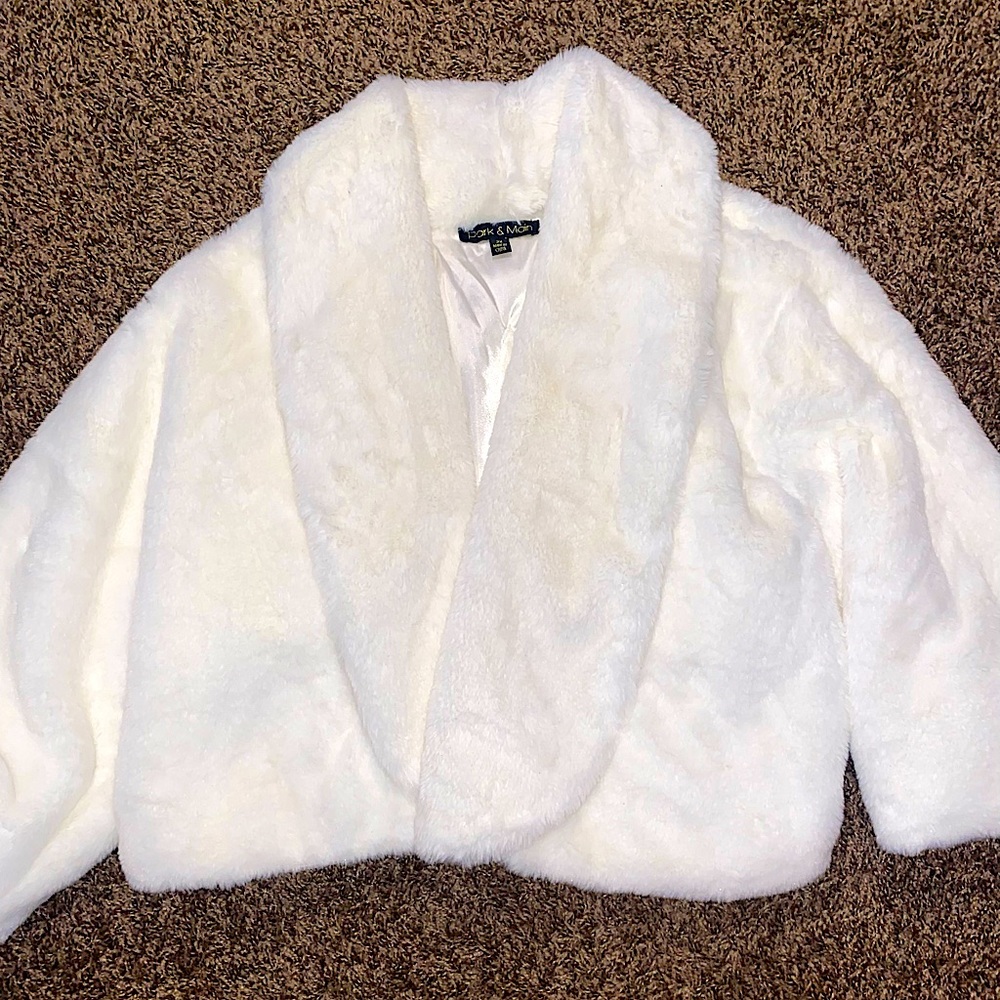 White Fluffy Park & Main Jacket